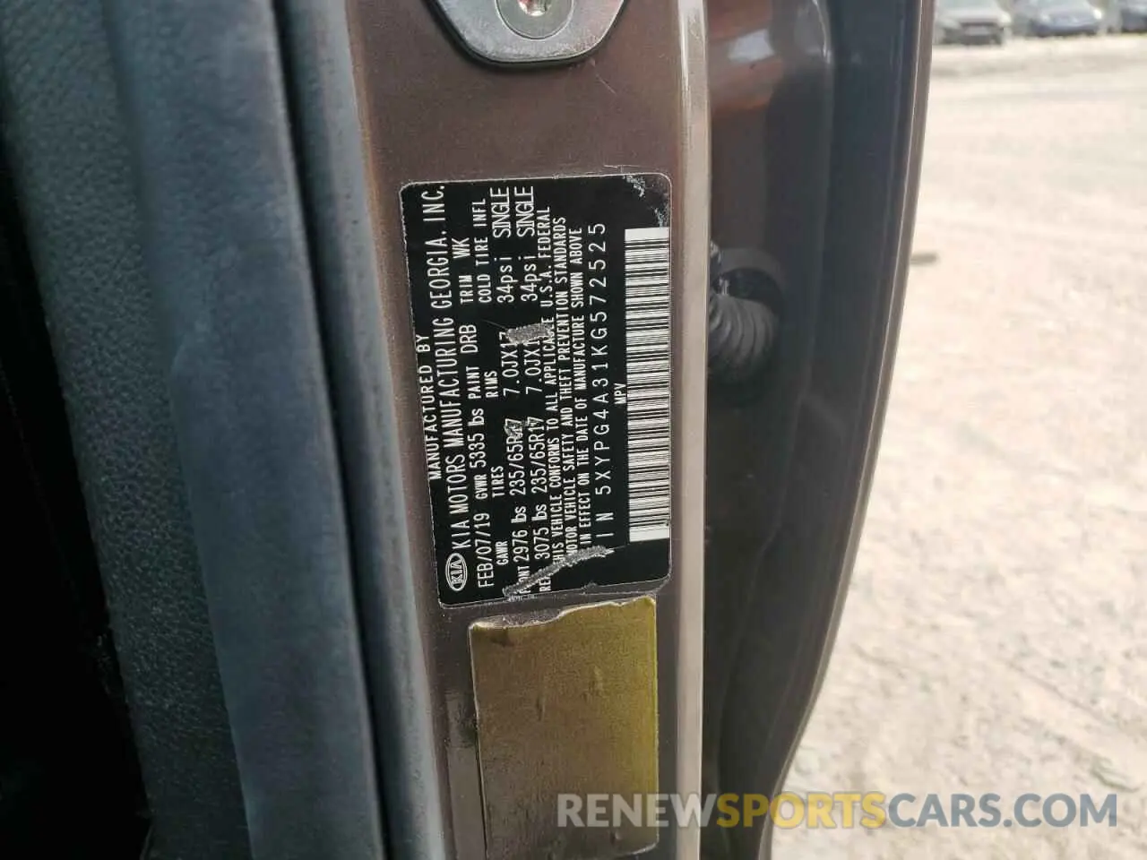 14 Photograph of a damaged car 5XYPG4A31KG572525 KIA SORENTO 2019