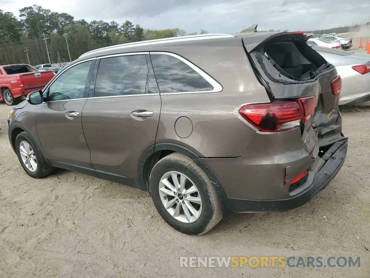 2 Photograph of a damaged car 5XYPG4A31KG572525 KIA SORENTO 2019