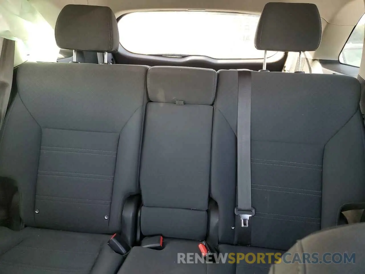 10 Photograph of a damaged car 5XYPG4A31KG585341 KIA SORENTO 2019