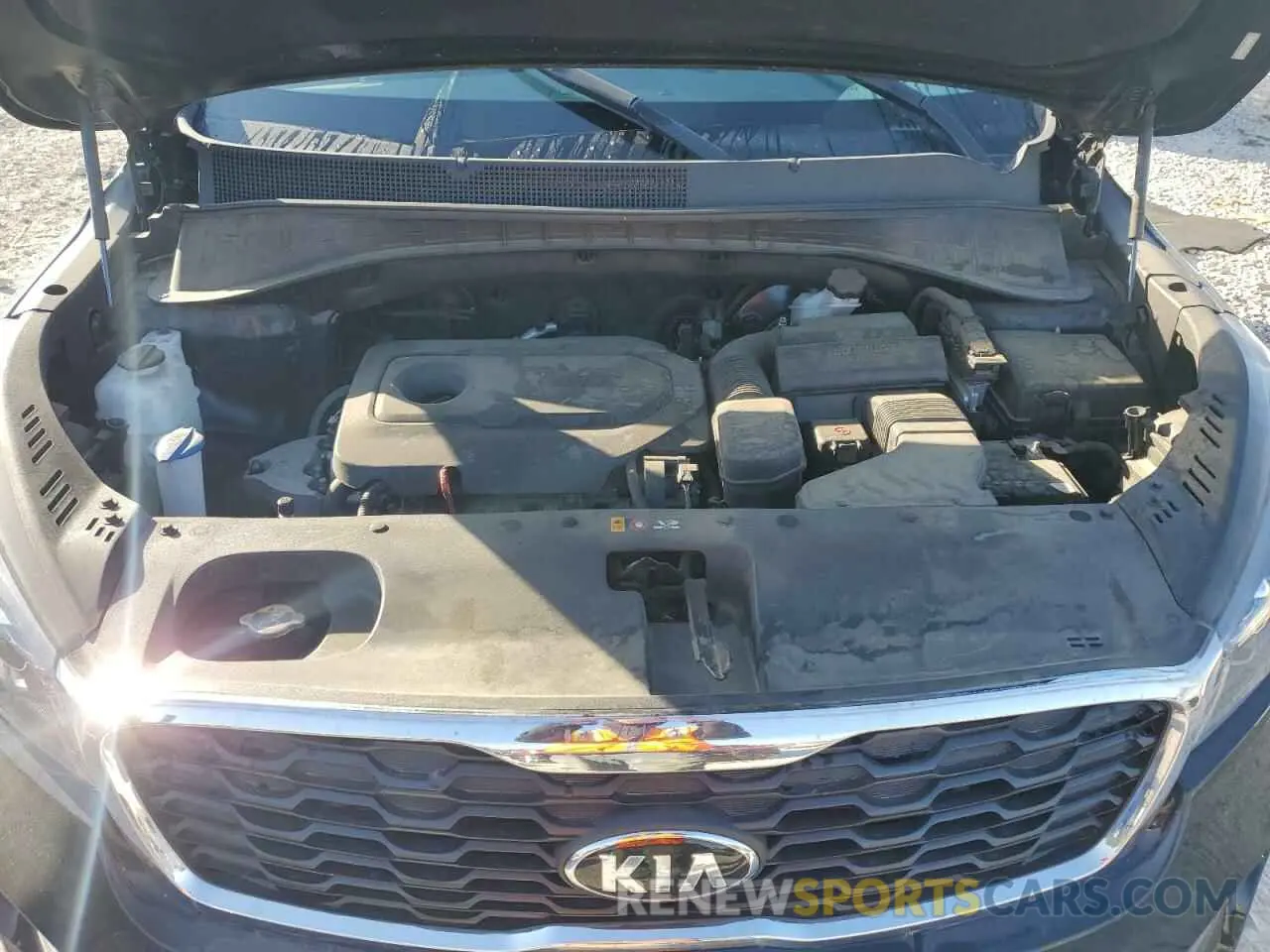 12 Photograph of a damaged car 5XYPG4A31KG585341 KIA SORENTO 2019