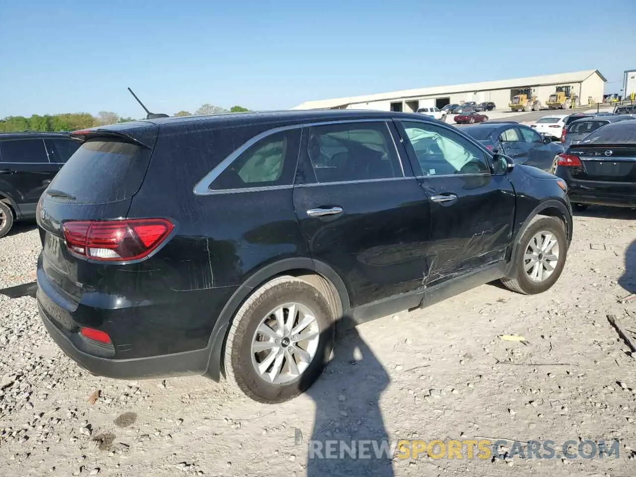 3 Photograph of a damaged car 5XYPG4A31KG585341 KIA SORENTO 2019