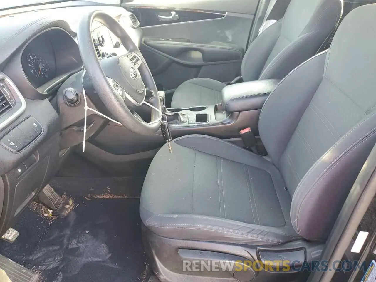 7 Photograph of a damaged car 5XYPG4A31KG585341 KIA SORENTO 2019
