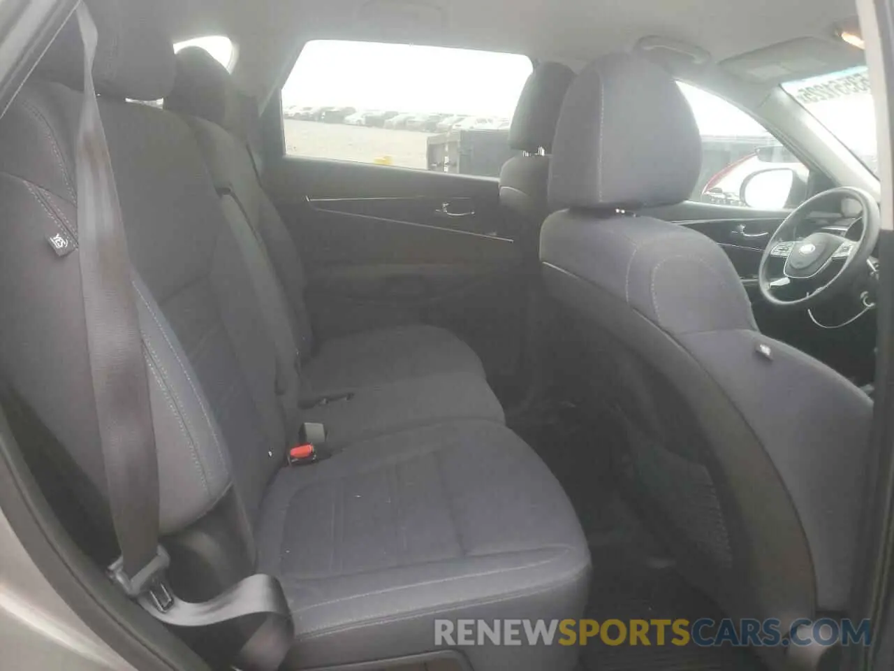 11 Photograph of a damaged car 5XYPG4A32KG436145 KIA SORENTO 2019