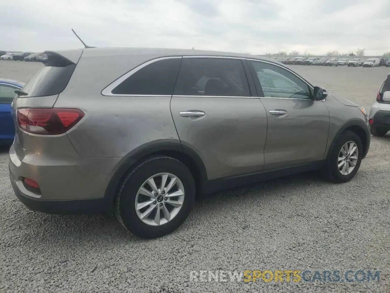 3 Photograph of a damaged car 5XYPG4A32KG436145 KIA SORENTO 2019