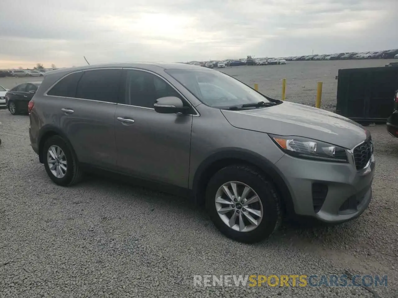 4 Photograph of a damaged car 5XYPG4A32KG436145 KIA SORENTO 2019