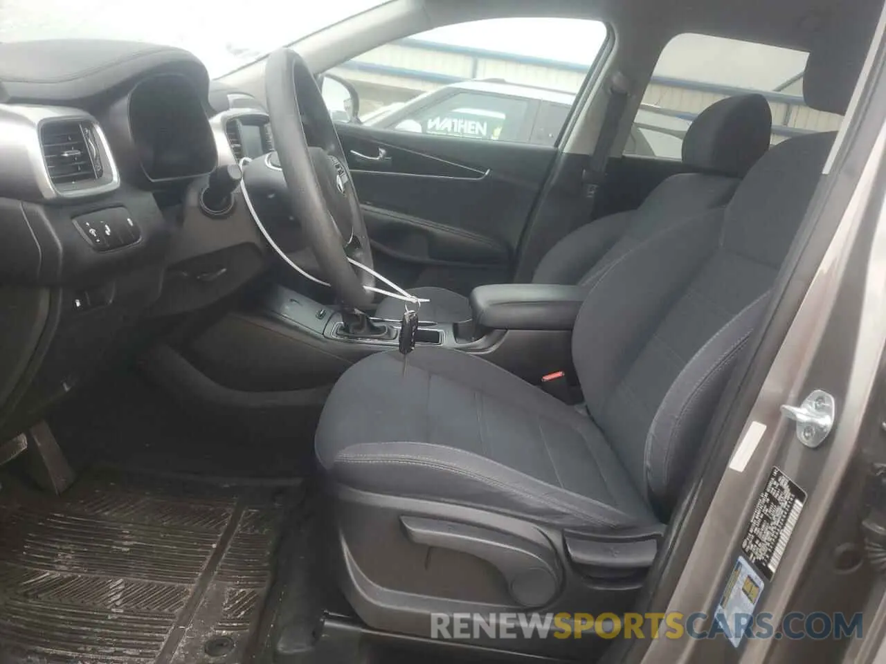 7 Photograph of a damaged car 5XYPG4A32KG436145 KIA SORENTO 2019