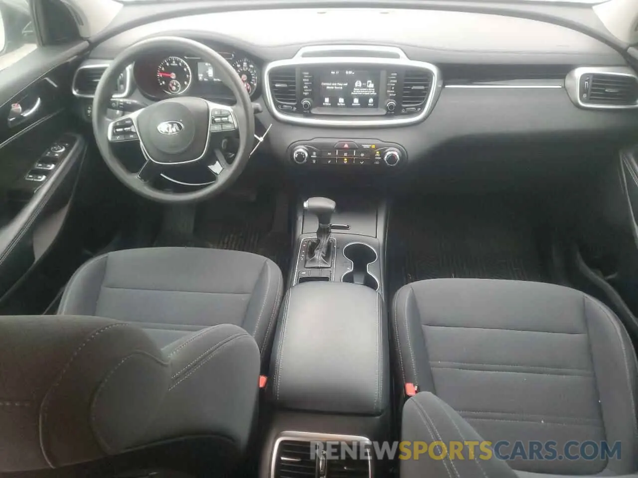 8 Photograph of a damaged car 5XYPG4A32KG436145 KIA SORENTO 2019
