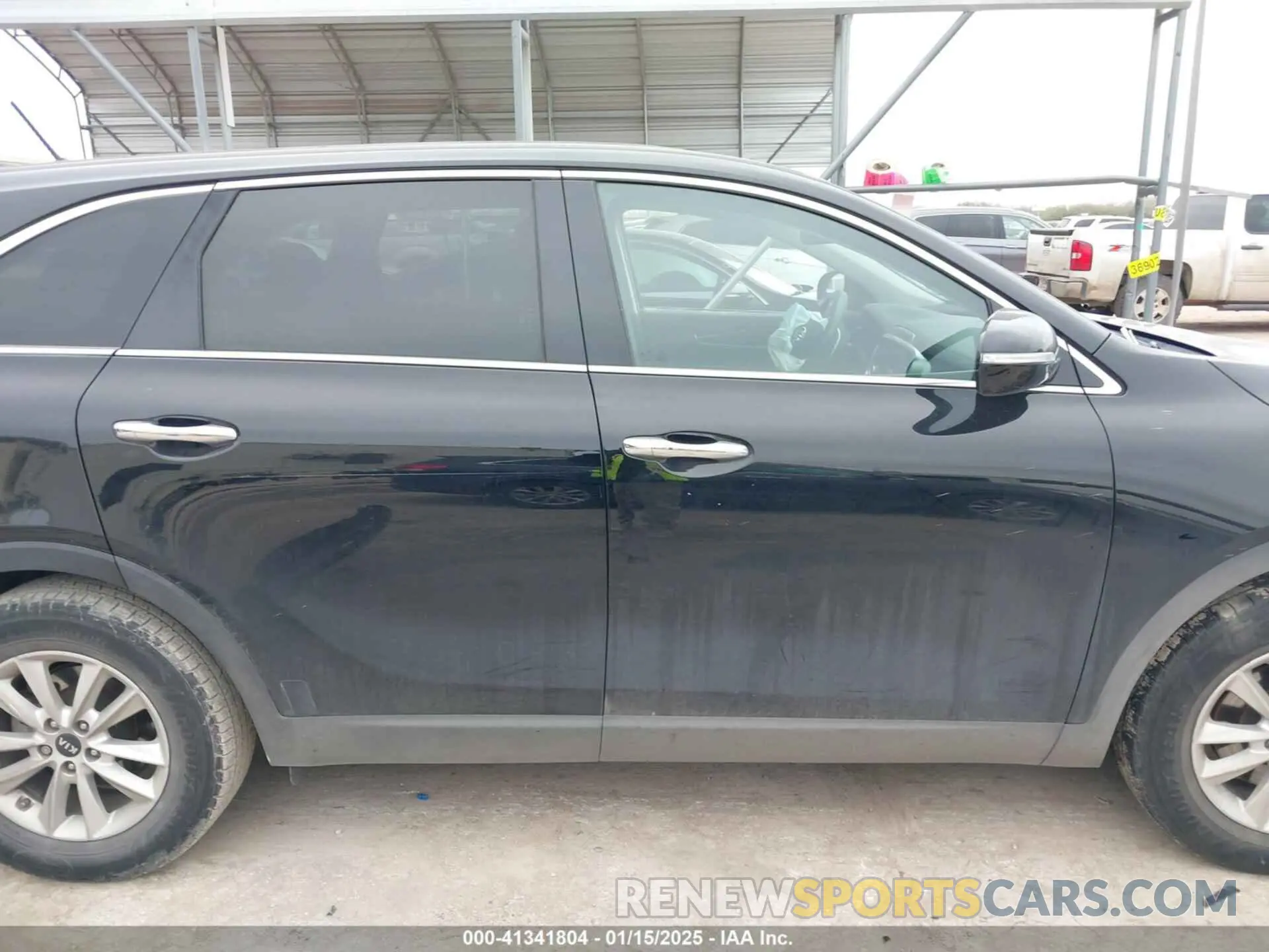 12 Photograph of a damaged car 5XYPG4A32KG467377 KIA SORENTO 2019