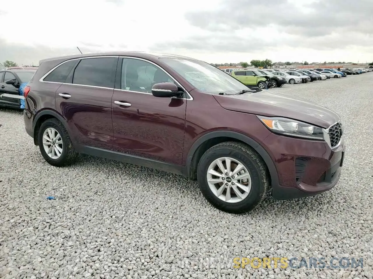 4 Photograph of a damaged car 5XYPG4A32KG476077 KIA SORENTO 2019