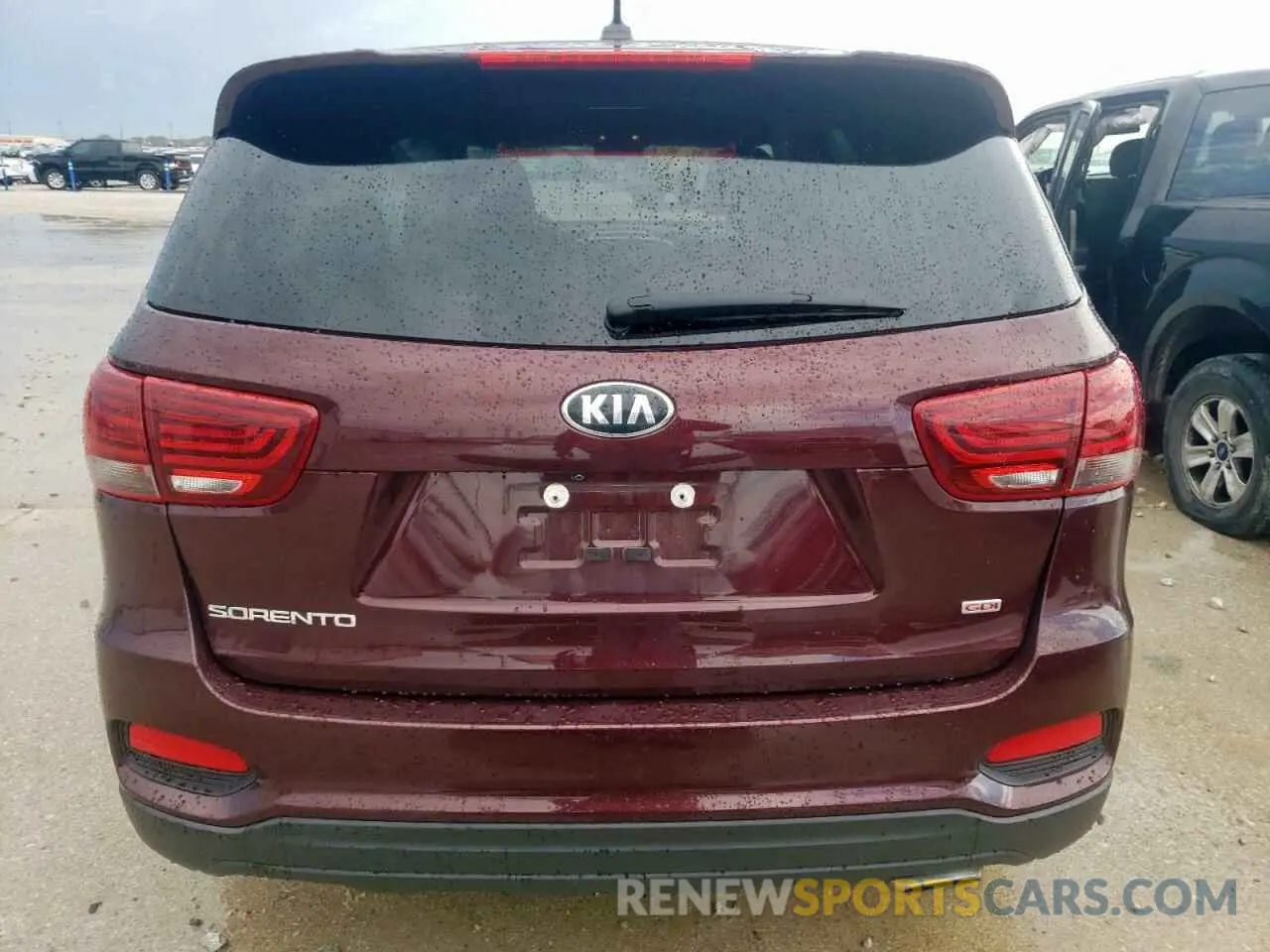 6 Photograph of a damaged car 5XYPG4A32KG476077 KIA SORENTO 2019