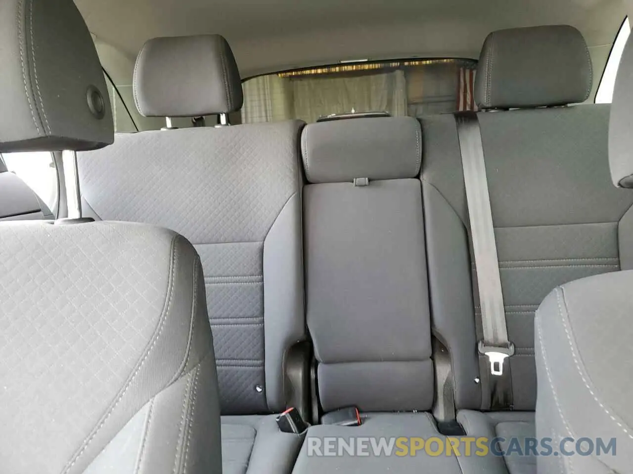 10 Photograph of a damaged car 5XYPG4A32KG497818 KIA SORENTO 2019
