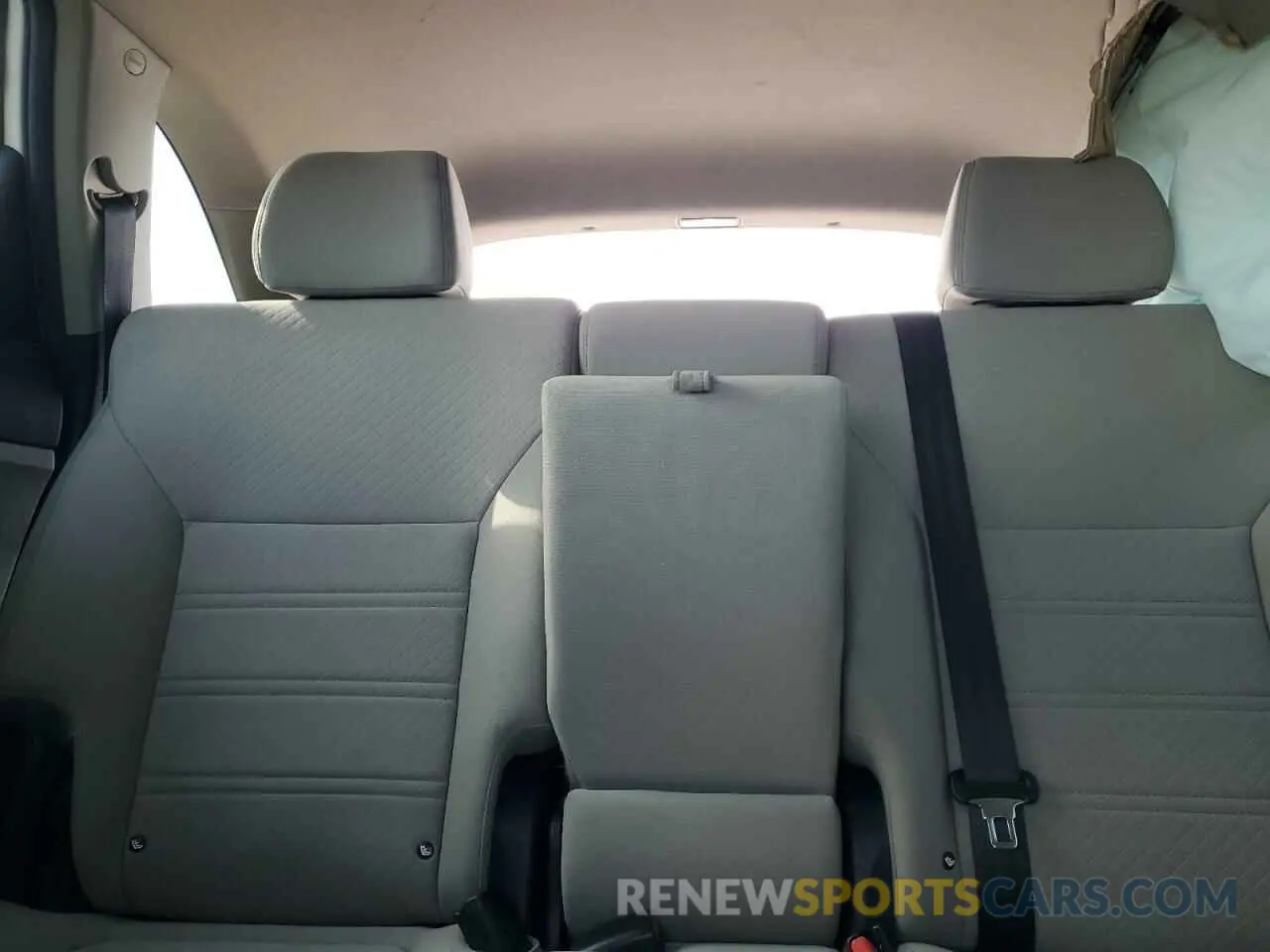 10 Photograph of a damaged car 5XYPG4A32KG502032 KIA SORENTO 2019
