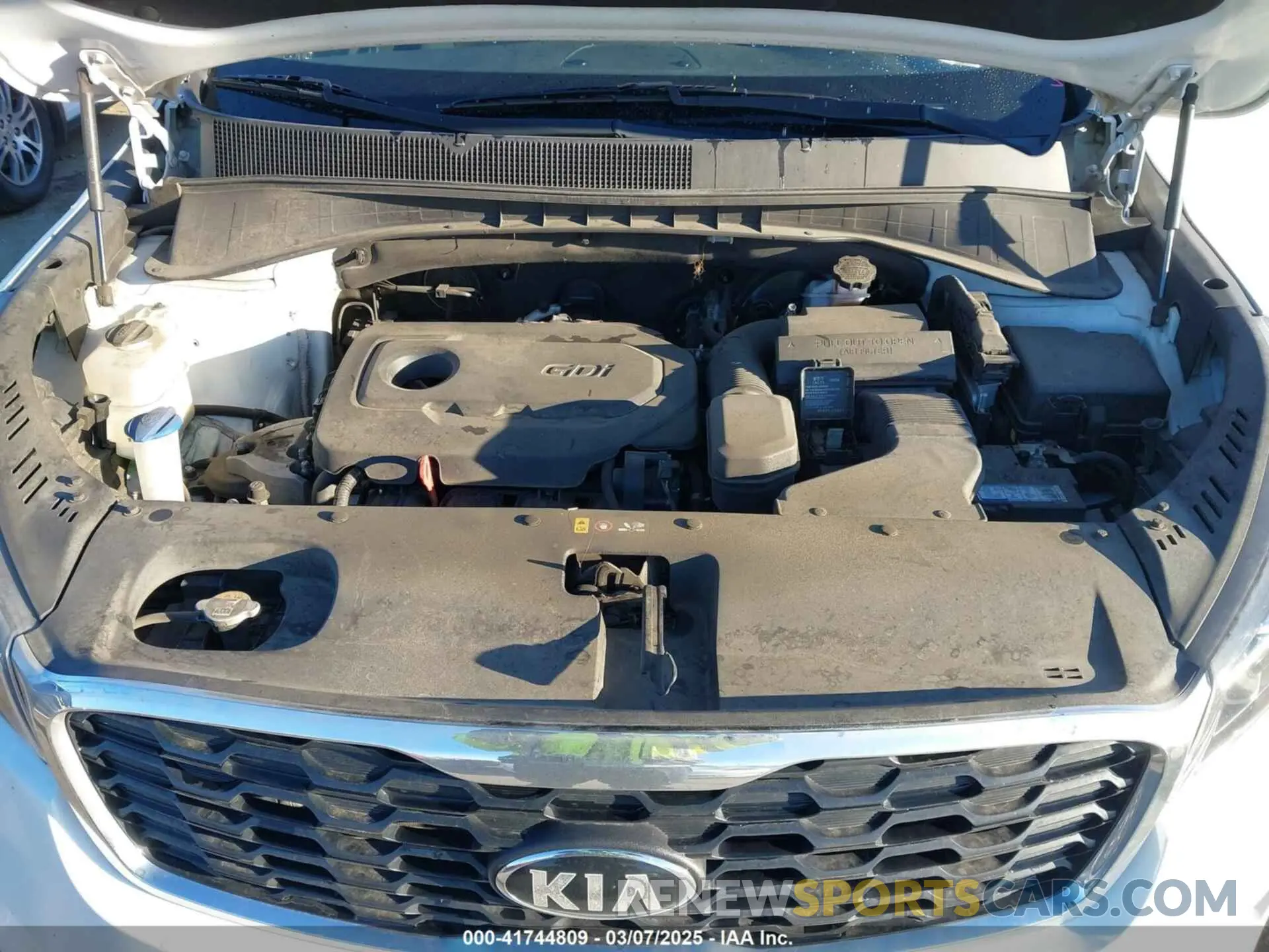 10 Photograph of a damaged car 5XYPG4A32KG503133 KIA SORENTO 2019