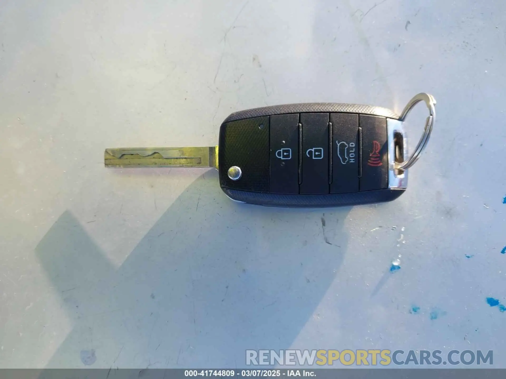 11 Photograph of a damaged car 5XYPG4A32KG503133 KIA SORENTO 2019