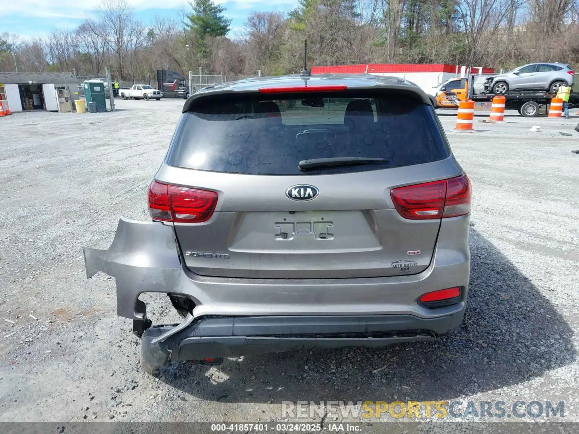 16 Photograph of a damaged car 5XYPG4A32KG512687 KIA SORENTO 2019