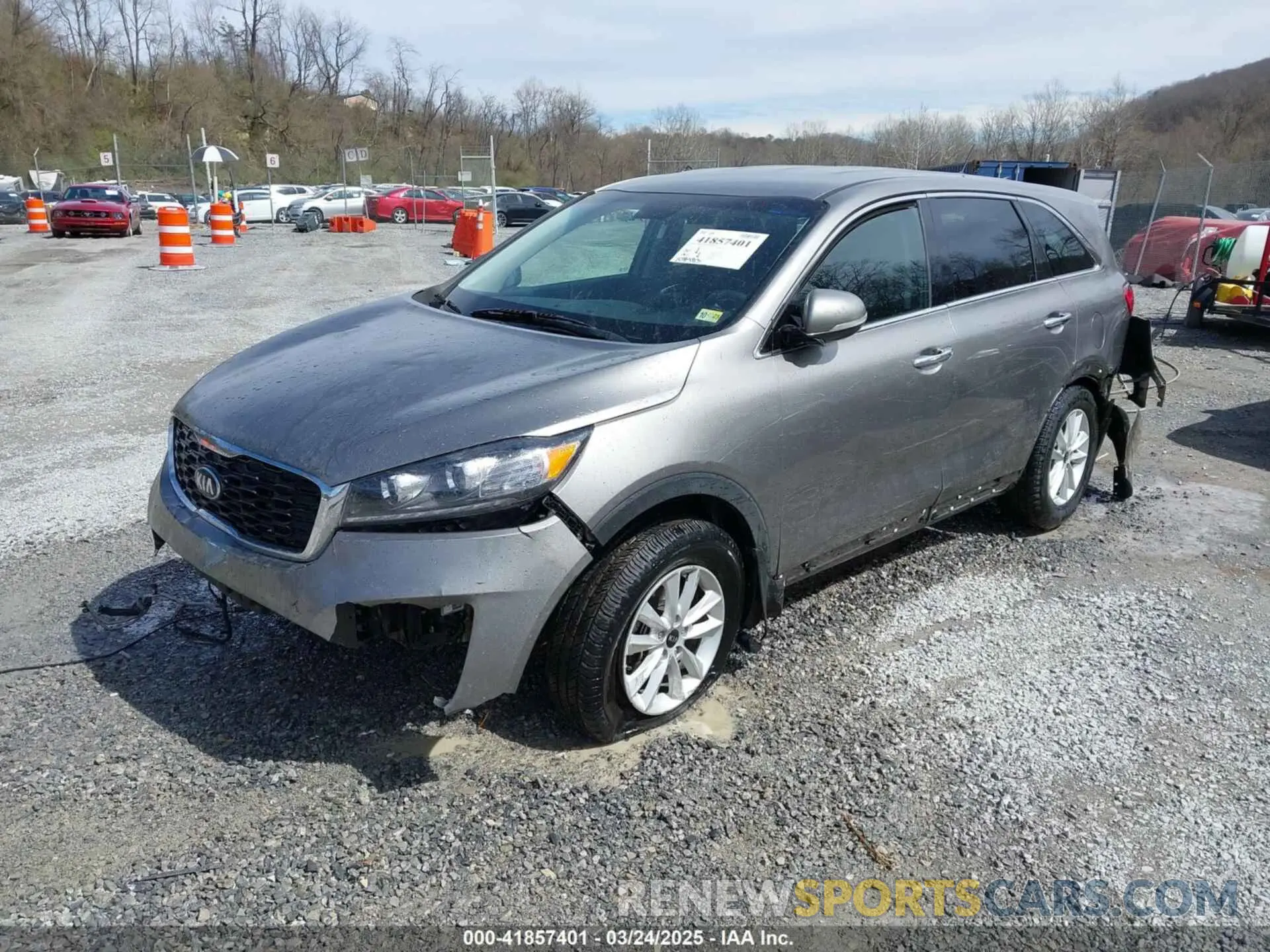2 Photograph of a damaged car 5XYPG4A32KG512687 KIA SORENTO 2019