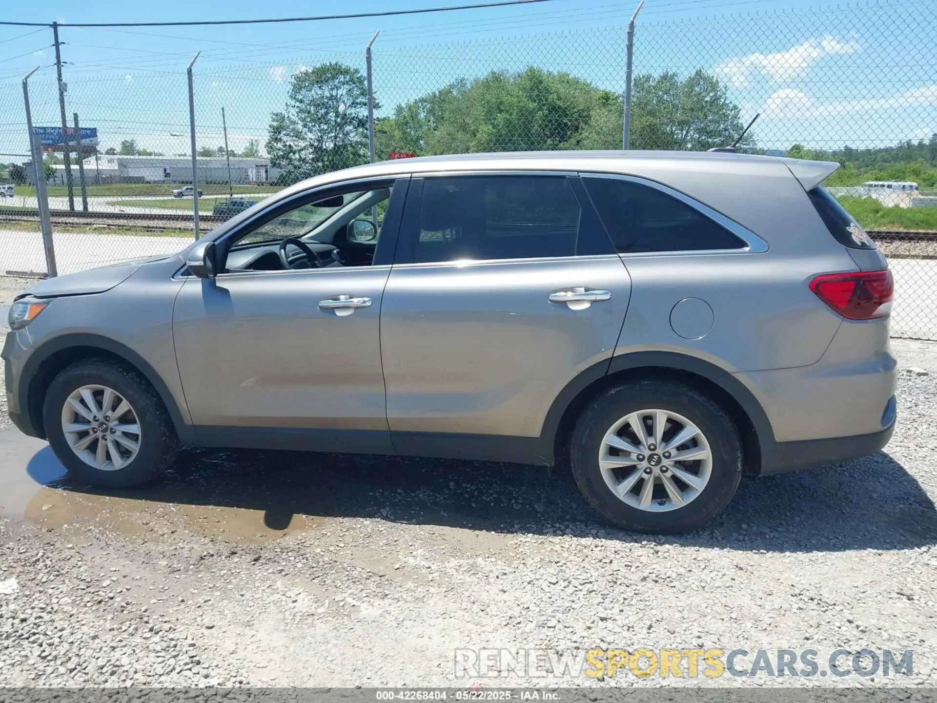 14 Photograph of a damaged car 5XYPG4A32KG513726 KIA SORENTO 2019