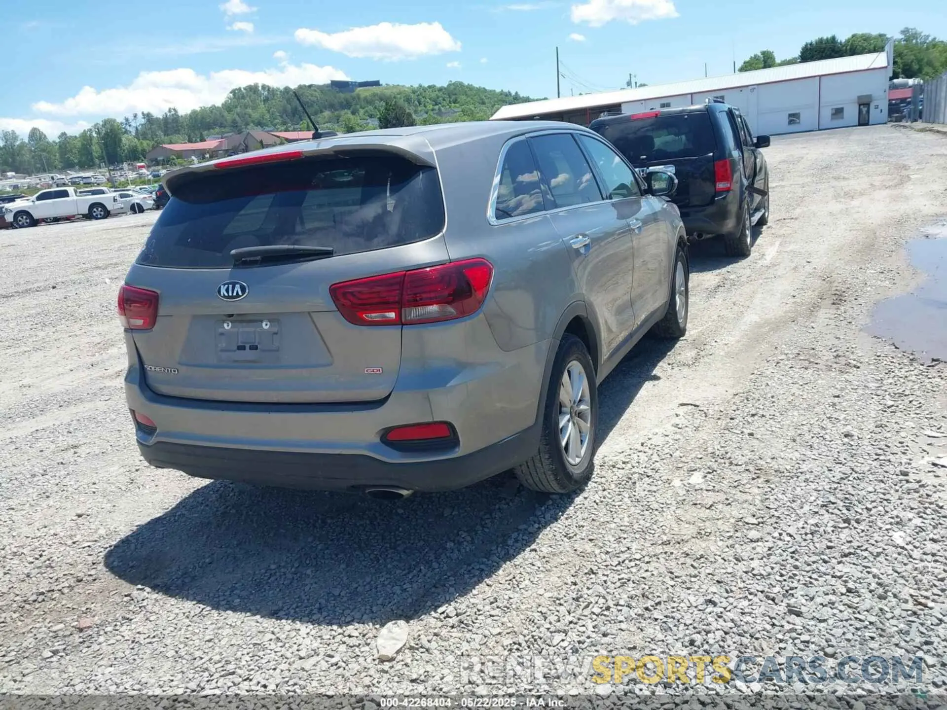4 Photograph of a damaged car 5XYPG4A32KG513726 KIA SORENTO 2019