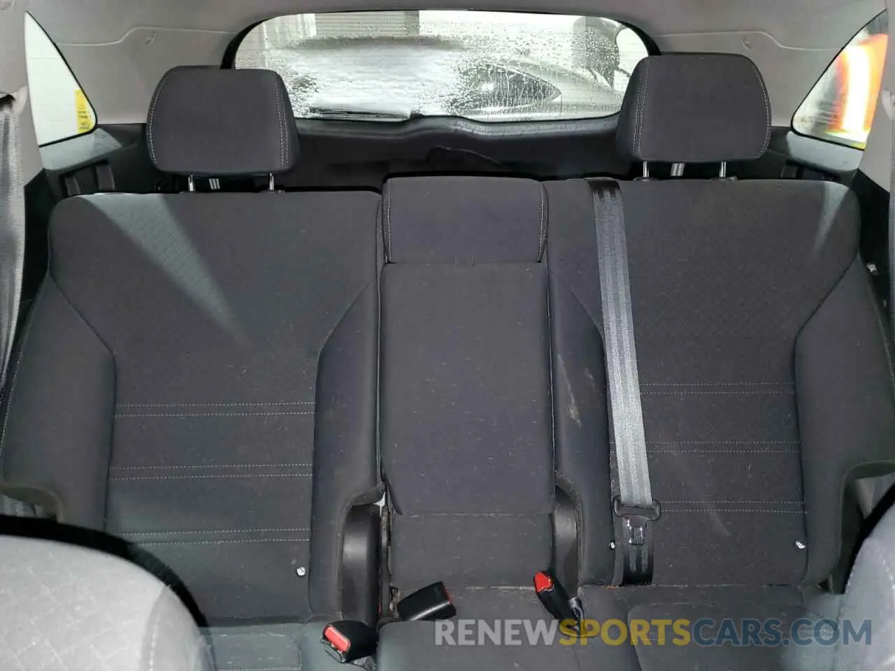 10 Photograph of a damaged car 5XYPG4A32KG526010 KIA SORENTO 2019