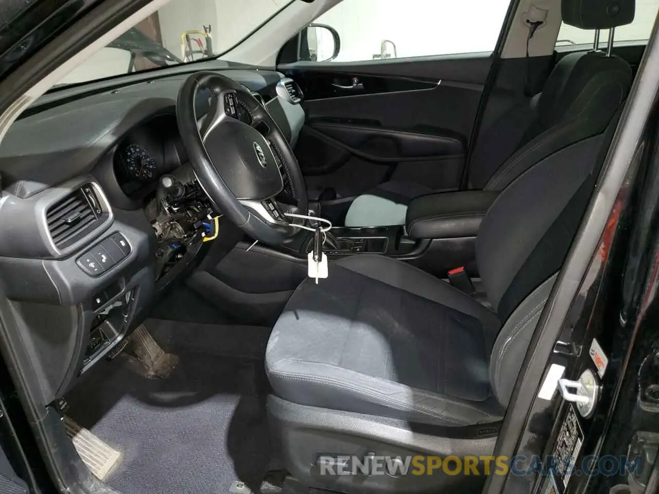 7 Photograph of a damaged car 5XYPG4A32KG526010 KIA SORENTO 2019