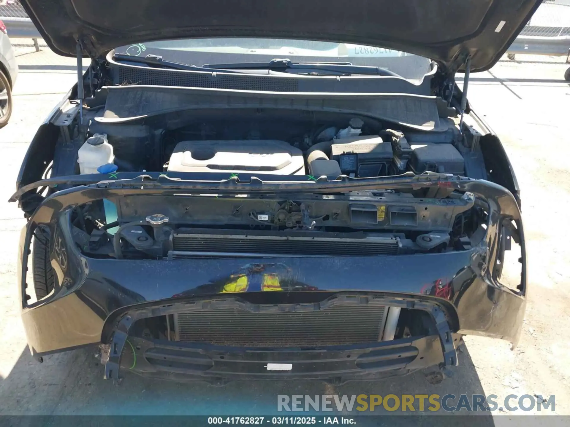 10 Photograph of a damaged car 5XYPG4A32KG533121 KIA SORENTO 2019