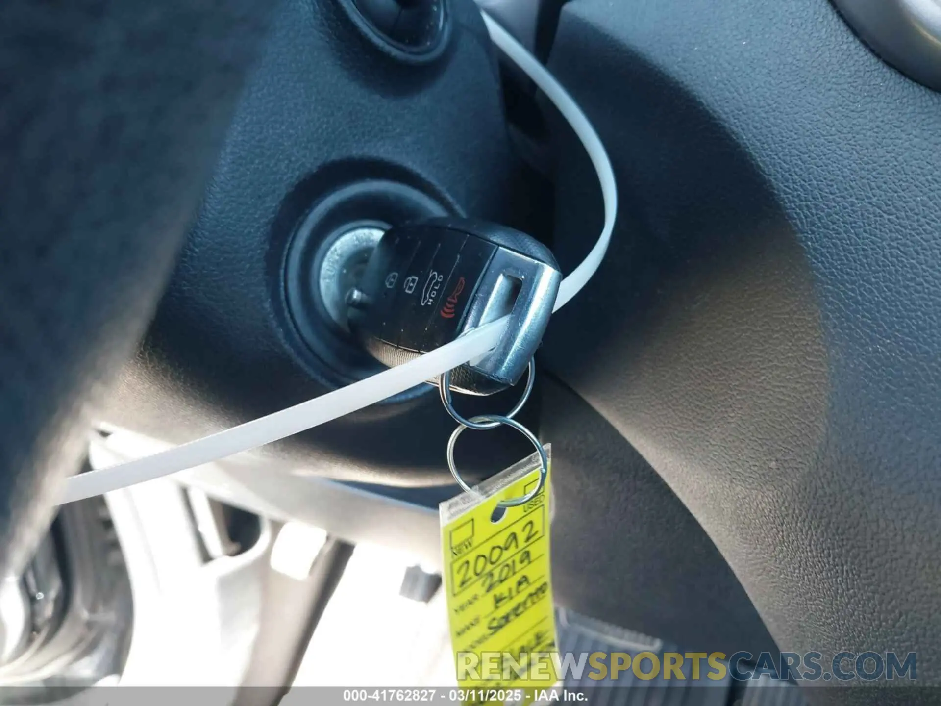 11 Photograph of a damaged car 5XYPG4A32KG533121 KIA SORENTO 2019