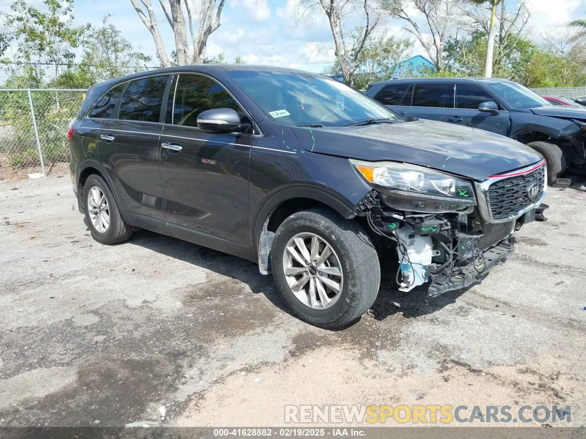 1 Photograph of a damaged car 5XYPG4A32KG538030 KIA SORENTO 2019