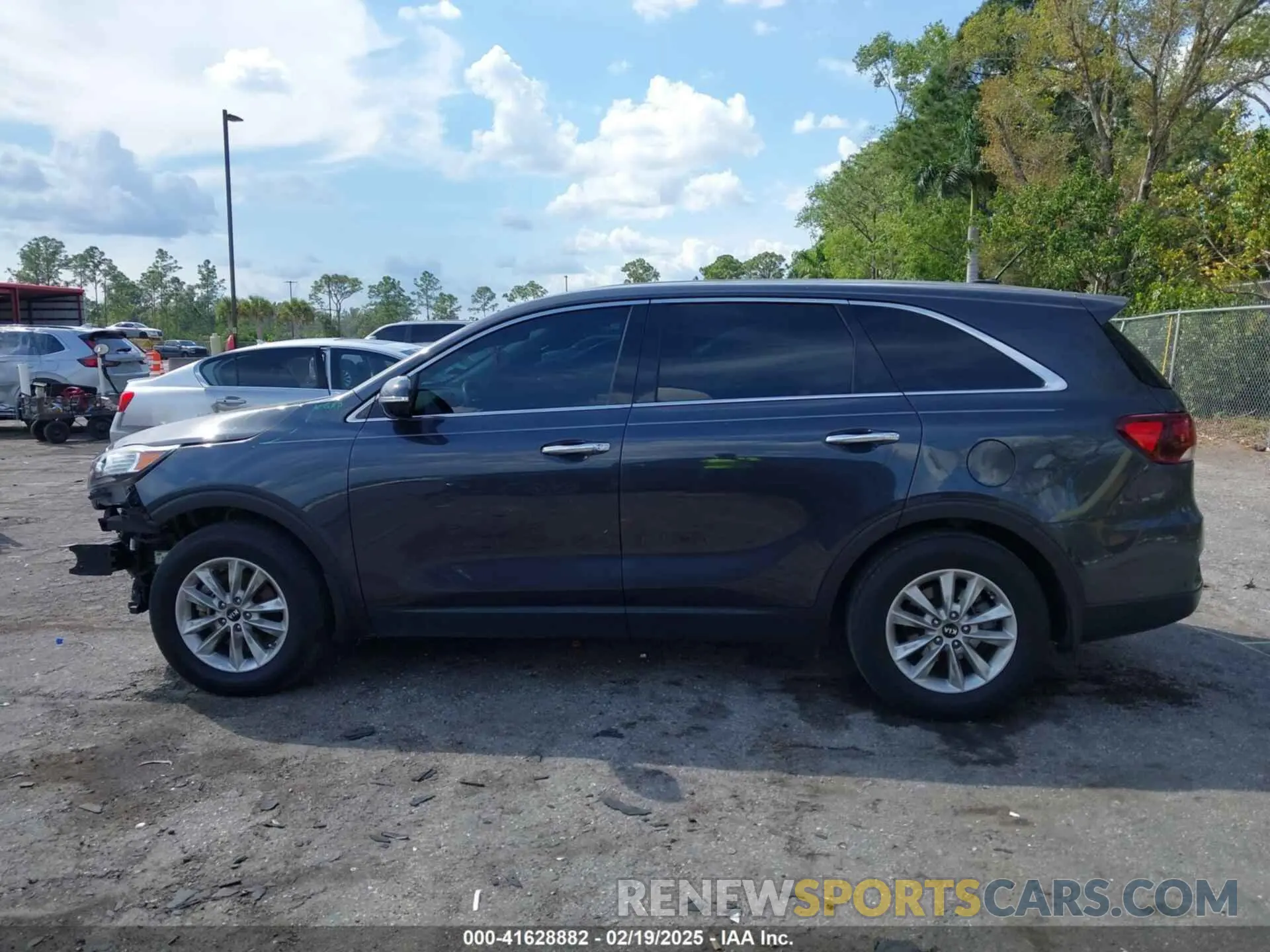 15 Photograph of a damaged car 5XYPG4A32KG538030 KIA SORENTO 2019
