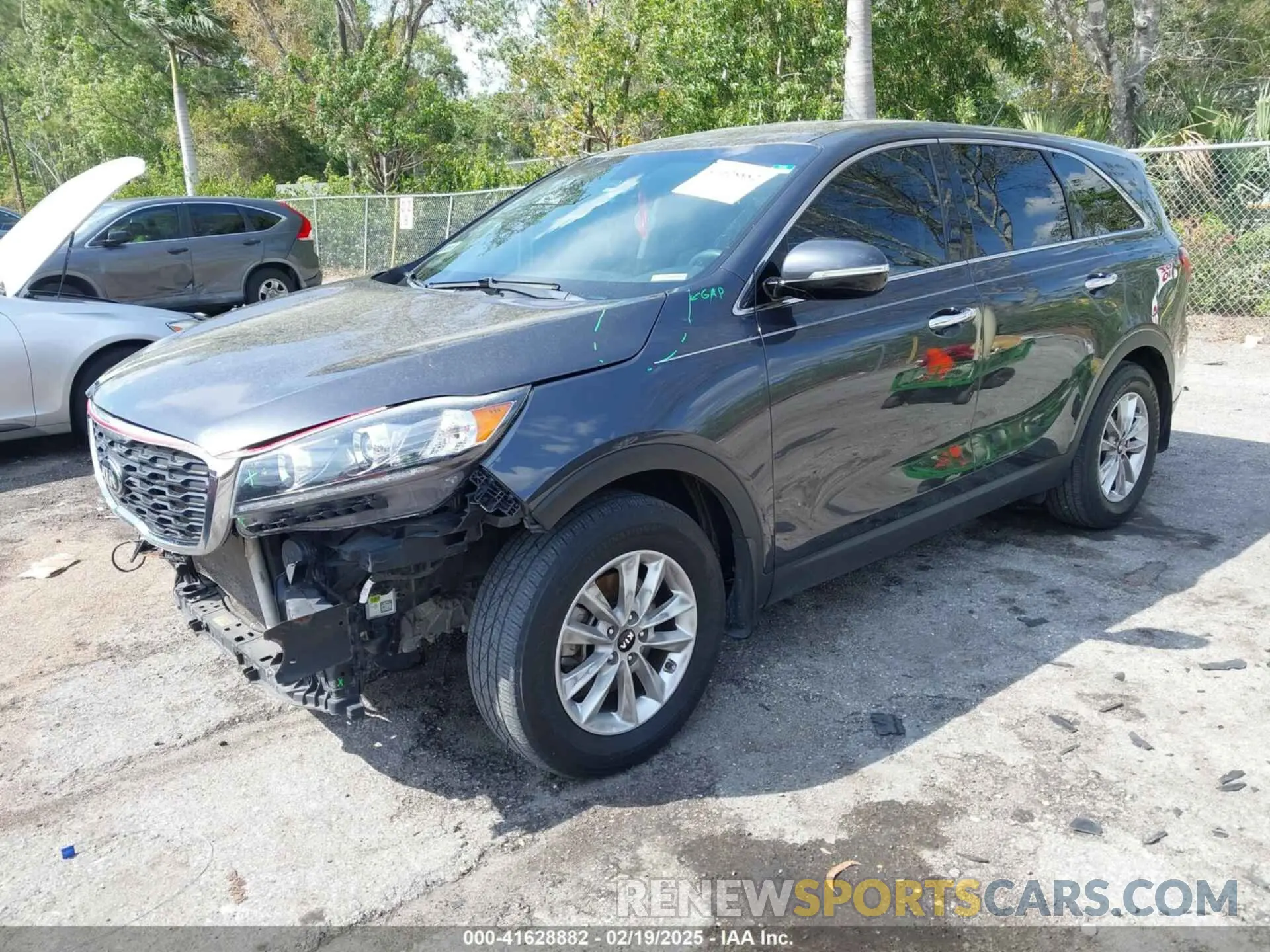 2 Photograph of a damaged car 5XYPG4A32KG538030 KIA SORENTO 2019