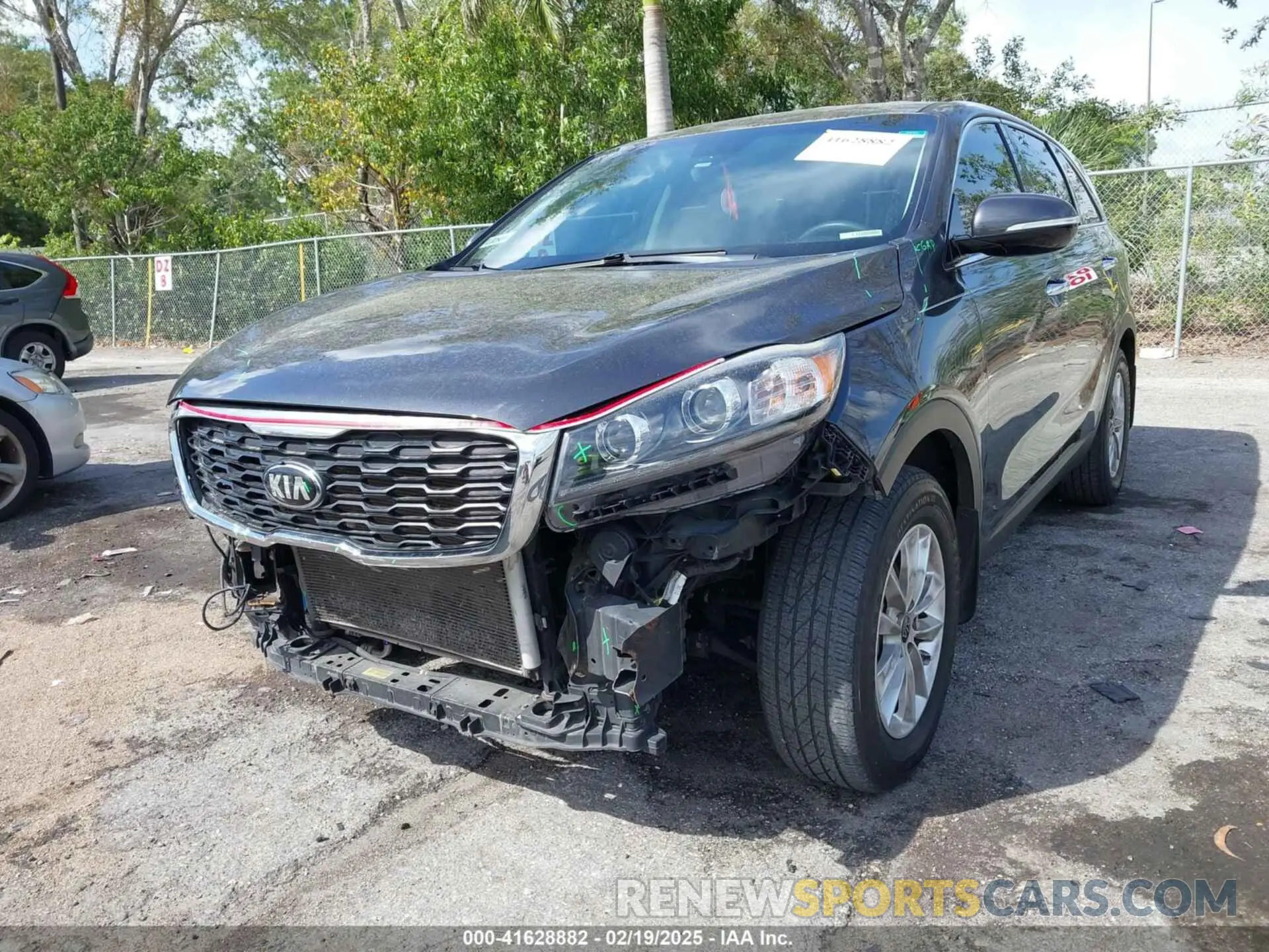 6 Photograph of a damaged car 5XYPG4A32KG538030 KIA SORENTO 2019