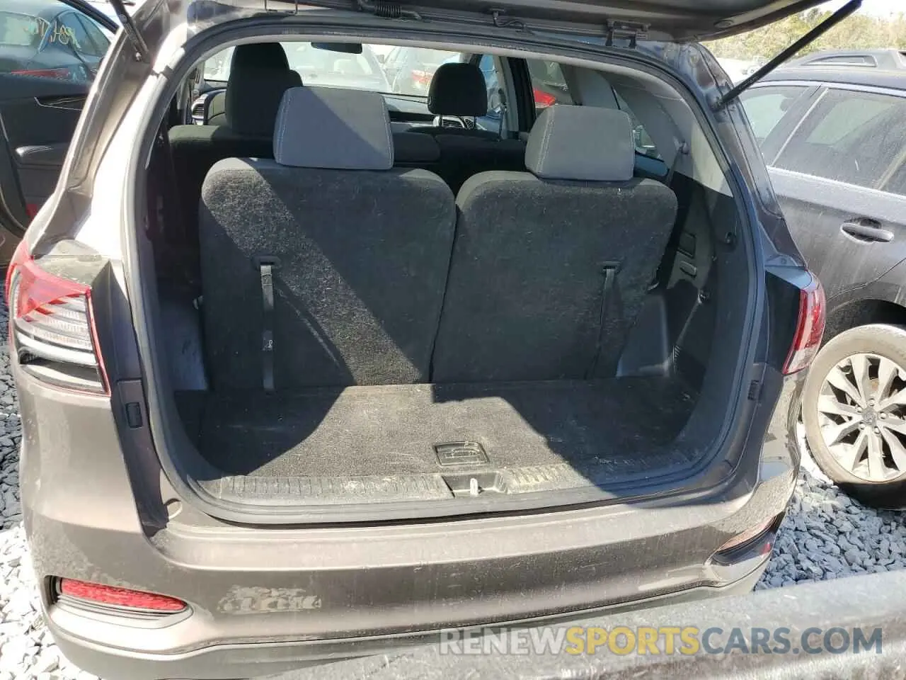 13 Photograph of a damaged car 5XYPG4A32KG563378 KIA SORENTO 2019
