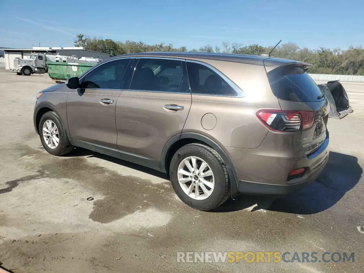 2 Photograph of a damaged car 5XYPG4A32KG563378 KIA SORENTO 2019