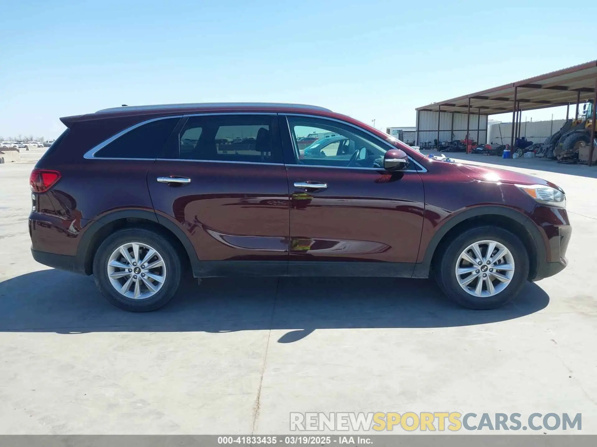 13 Photograph of a damaged car 5XYPG4A32KG568841 KIA SORENTO 2019