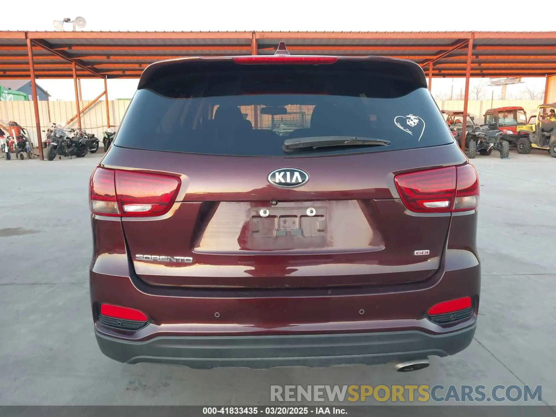 16 Photograph of a damaged car 5XYPG4A32KG568841 KIA SORENTO 2019