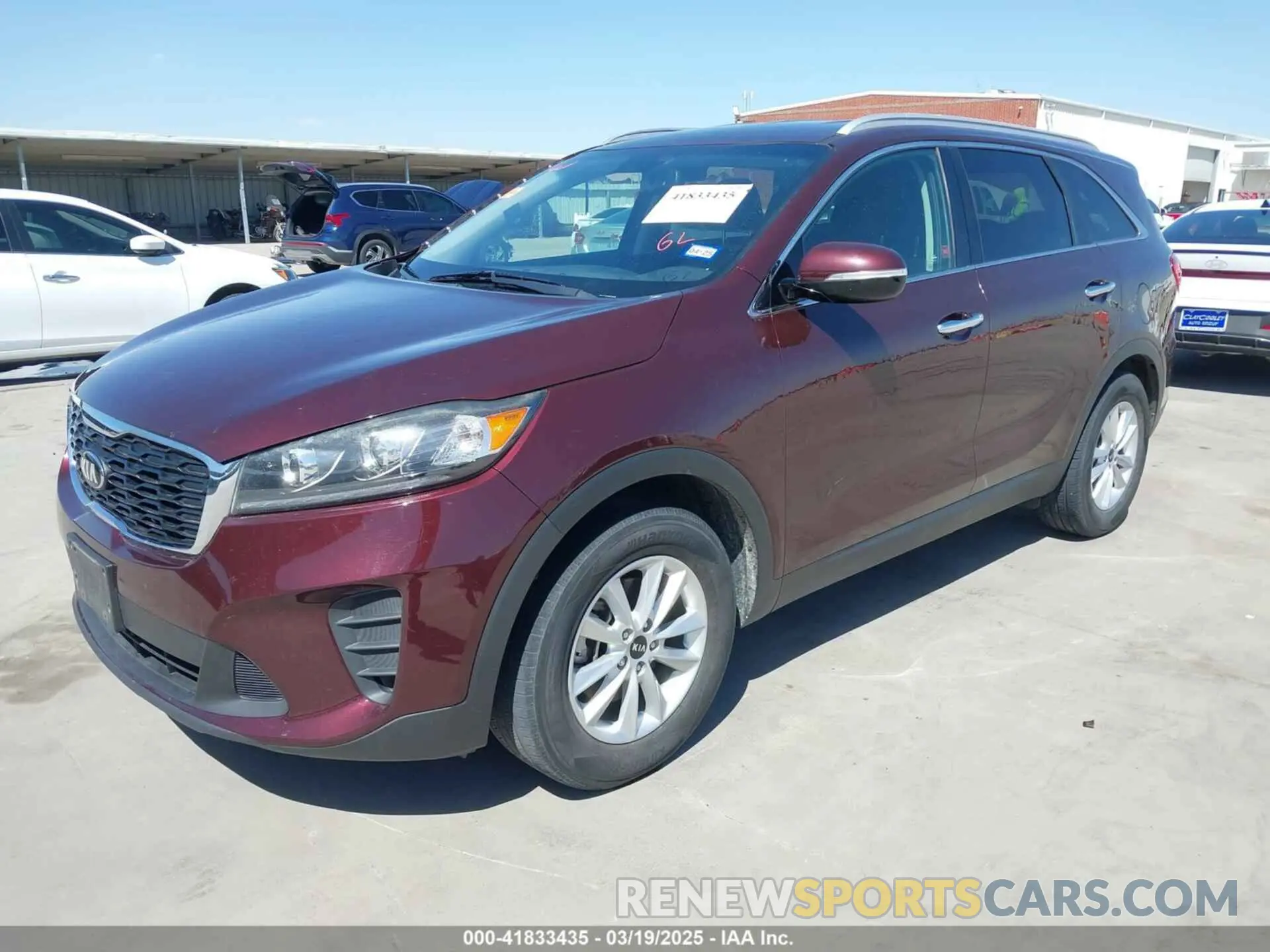 2 Photograph of a damaged car 5XYPG4A32KG568841 KIA SORENTO 2019