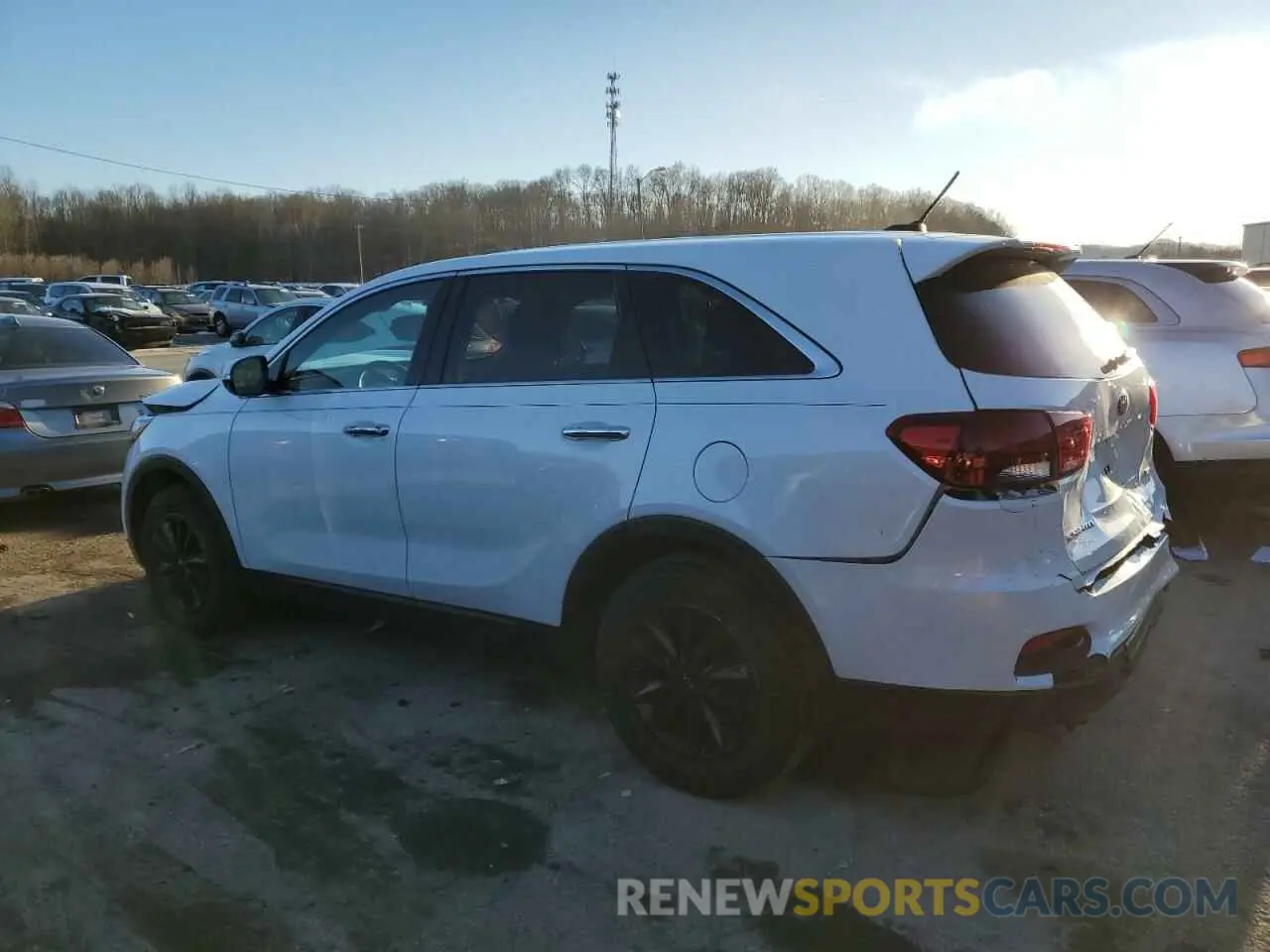 2 Photograph of a damaged car 5XYPG4A32KG575627 KIA SORENTO 2019