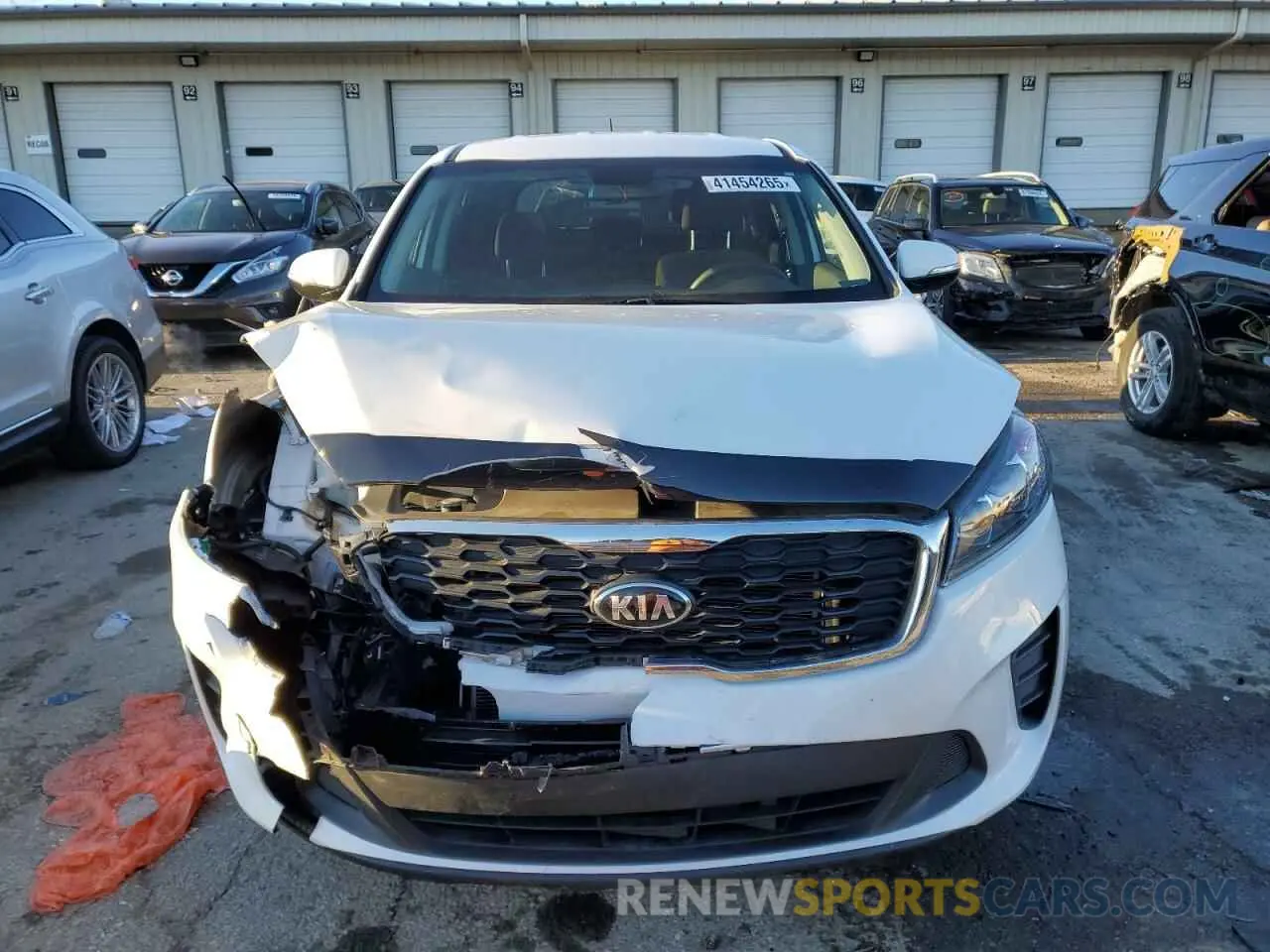 5 Photograph of a damaged car 5XYPG4A32KG575627 KIA SORENTO 2019