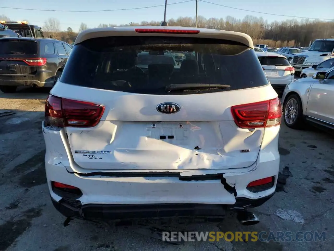 6 Photograph of a damaged car 5XYPG4A32KG575627 KIA SORENTO 2019
