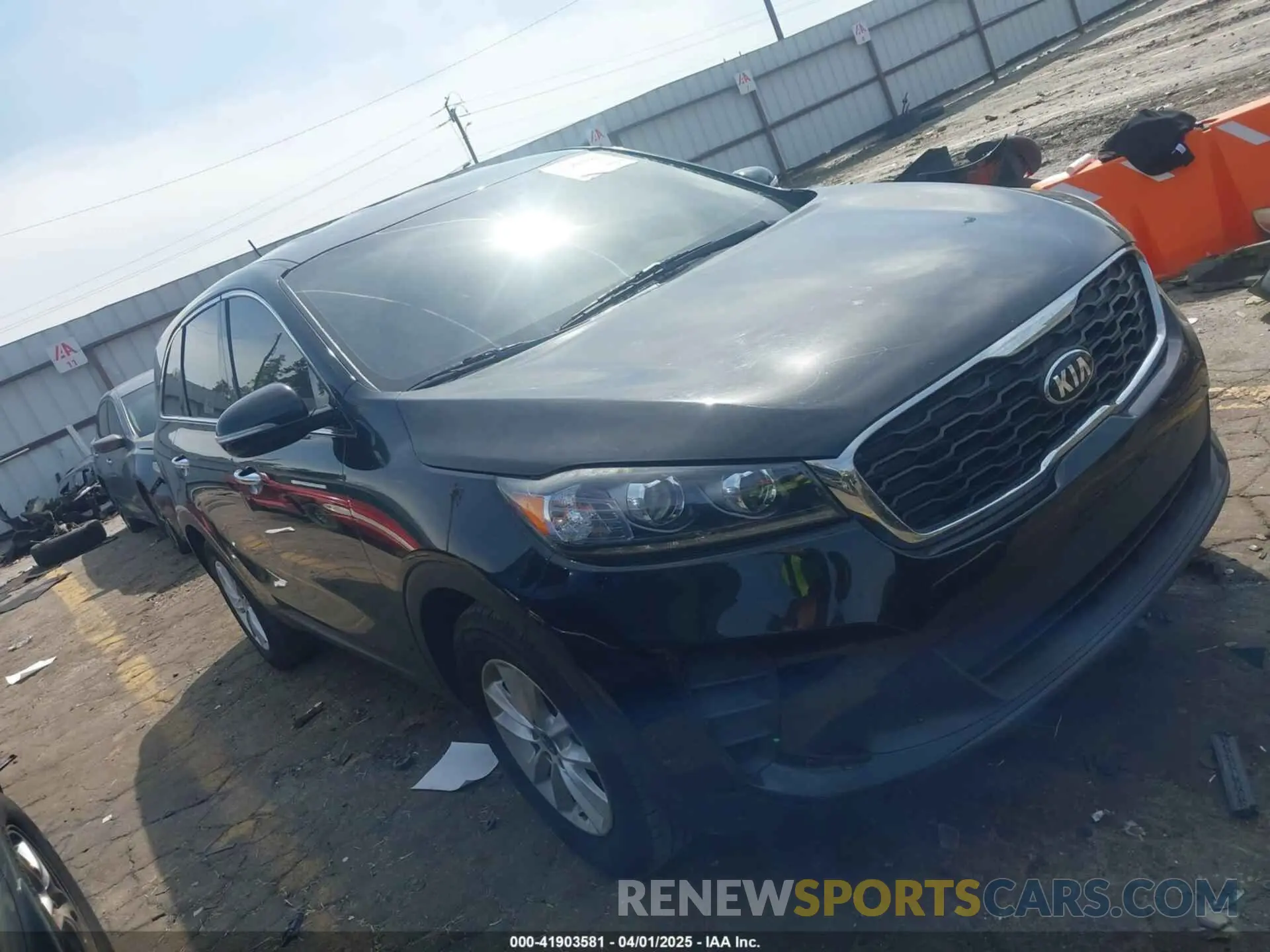 1 Photograph of a damaged car 5XYPG4A32KG581718 KIA SORENTO 2019