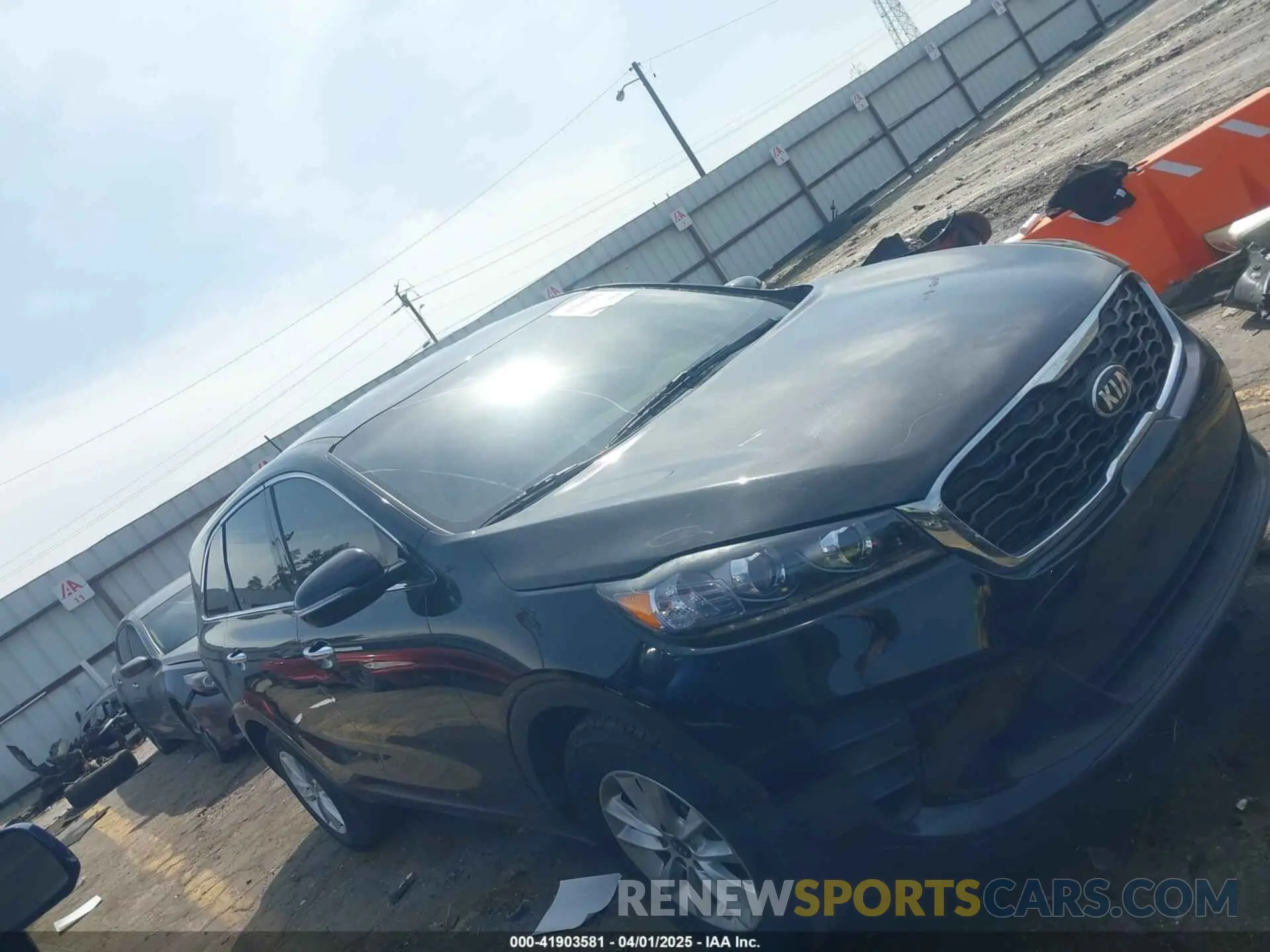 13 Photograph of a damaged car 5XYPG4A32KG581718 KIA SORENTO 2019