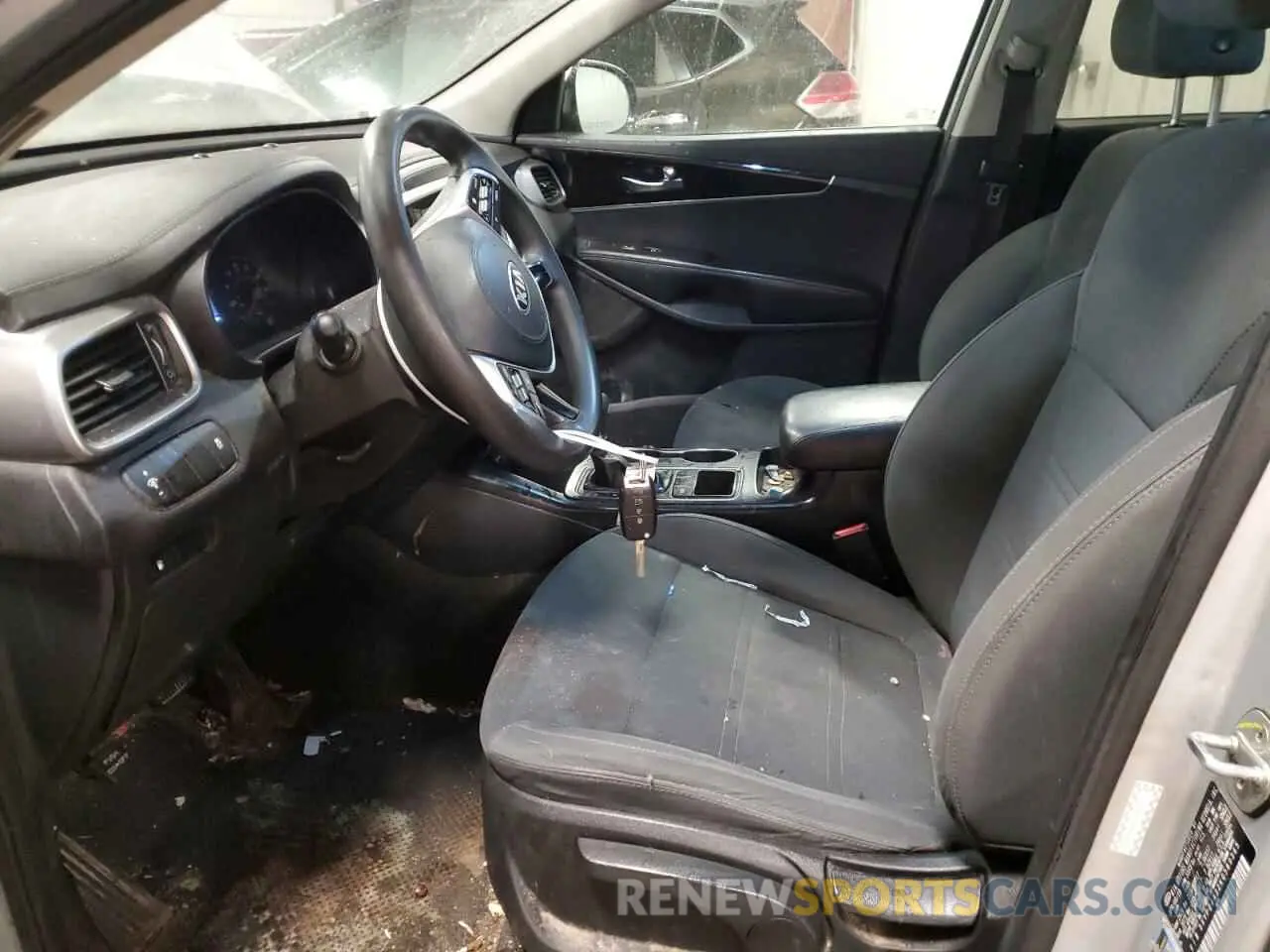 7 Photograph of a damaged car 5XYPG4A32KG589365 KIA SORENTO 2019