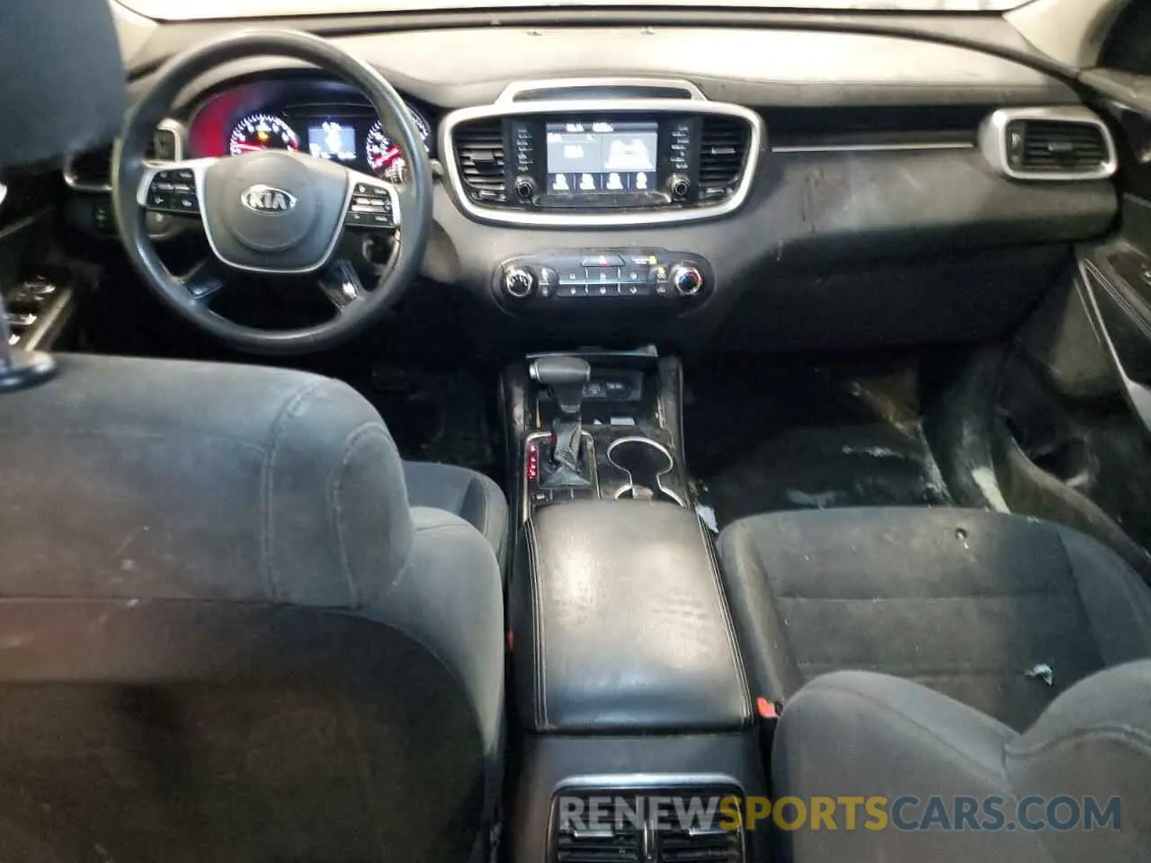 8 Photograph of a damaged car 5XYPG4A32KG589365 KIA SORENTO 2019