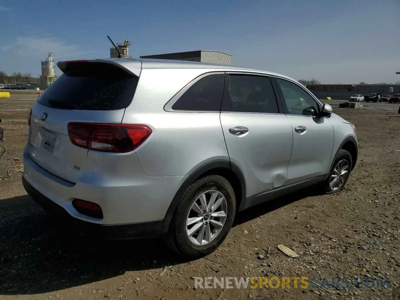 3 Photograph of a damaged car 5XYPG4A32KG591908 KIA SORENTO 2019