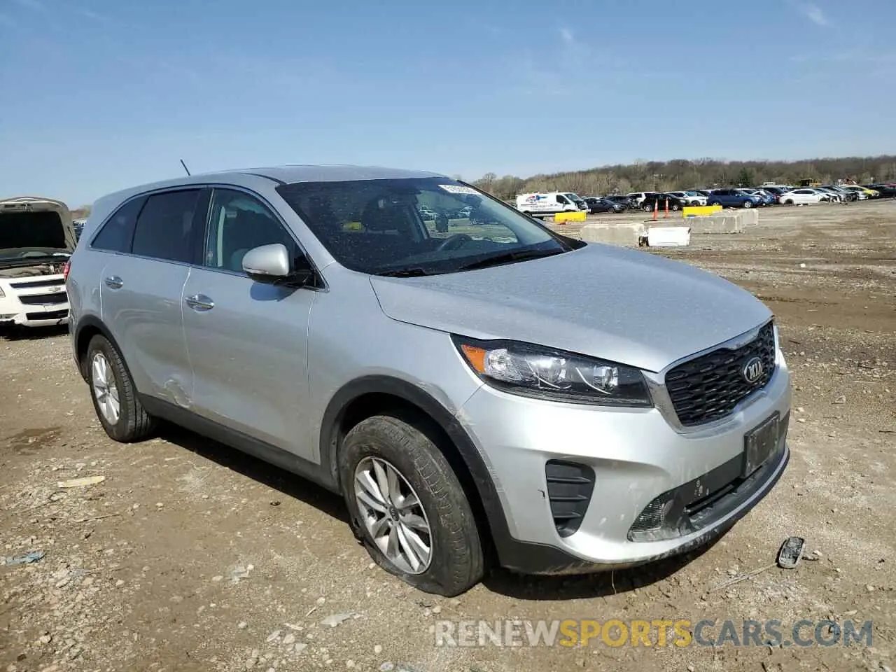 4 Photograph of a damaged car 5XYPG4A32KG591908 KIA SORENTO 2019