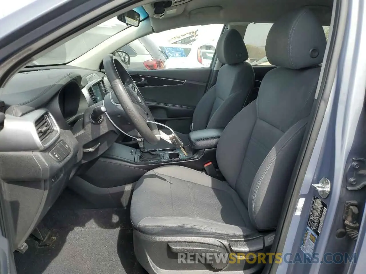 7 Photograph of a damaged car 5XYPG4A32KG603233 KIA SORENTO 2019