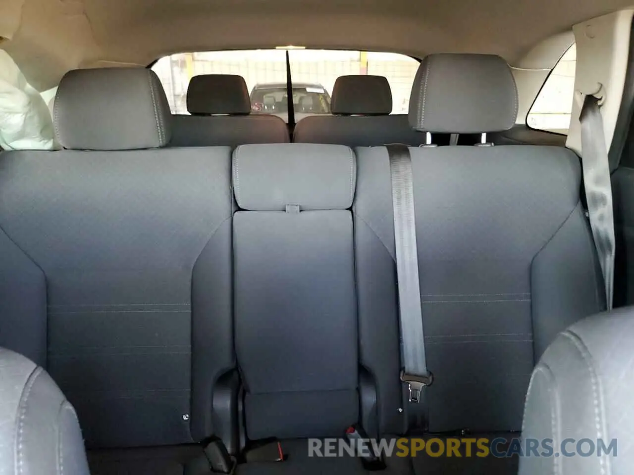 10 Photograph of a damaged car 5XYPG4A32KG611297 KIA SORENTO 2019