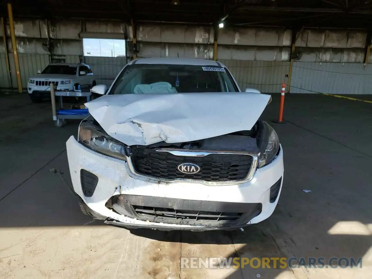 5 Photograph of a damaged car 5XYPG4A32KG611297 KIA SORENTO 2019