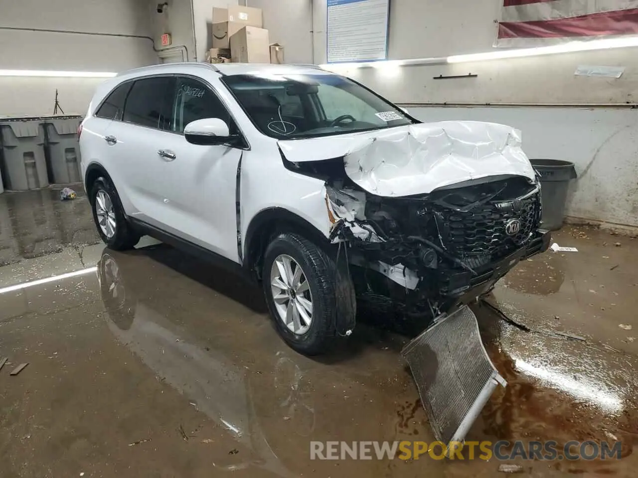4 Photograph of a damaged car 5XYPG4A33KG439765 KIA SORENTO 2019