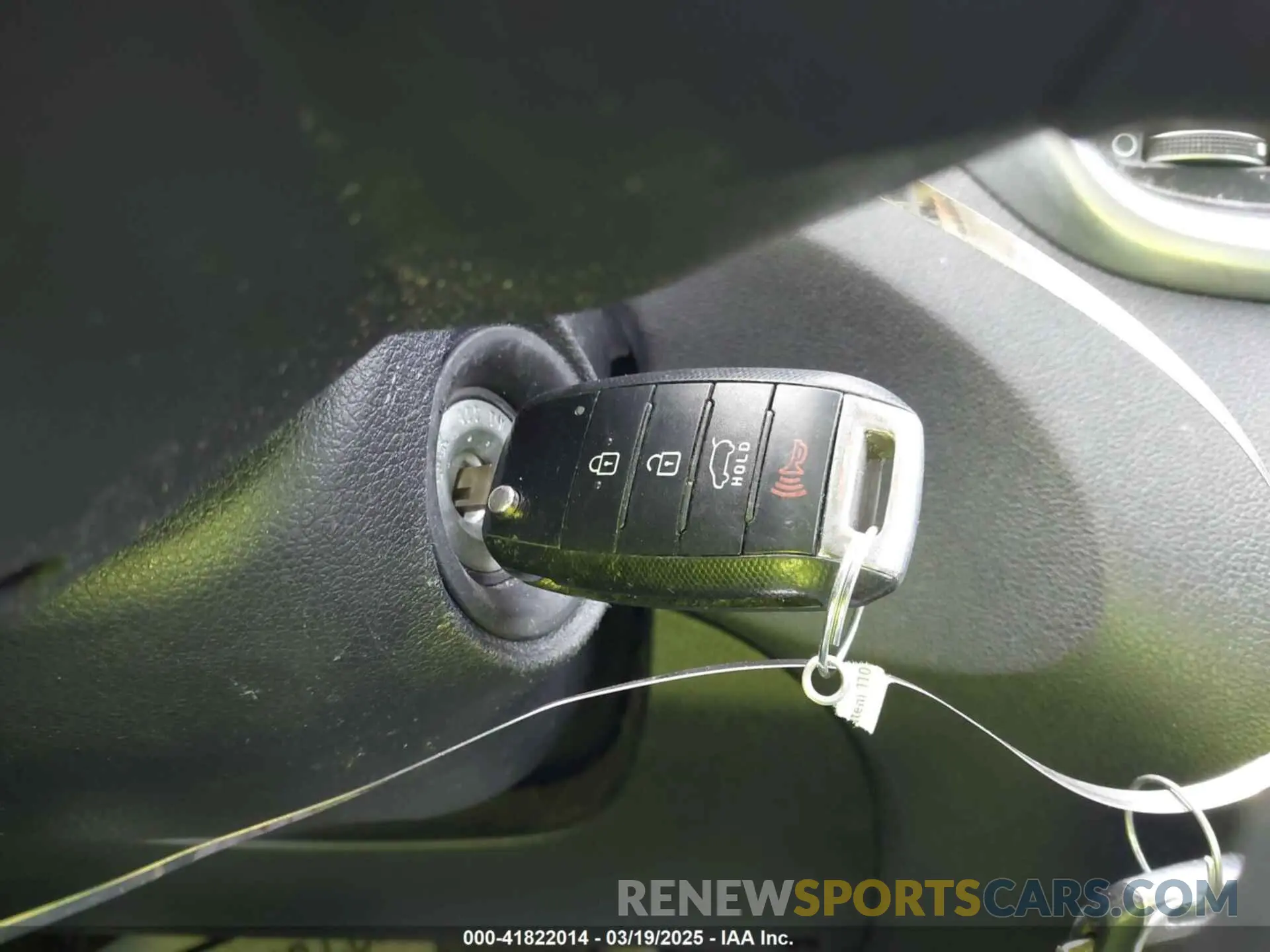 11 Photograph of a damaged car 5XYPG4A33KG476458 KIA SORENTO 2019
