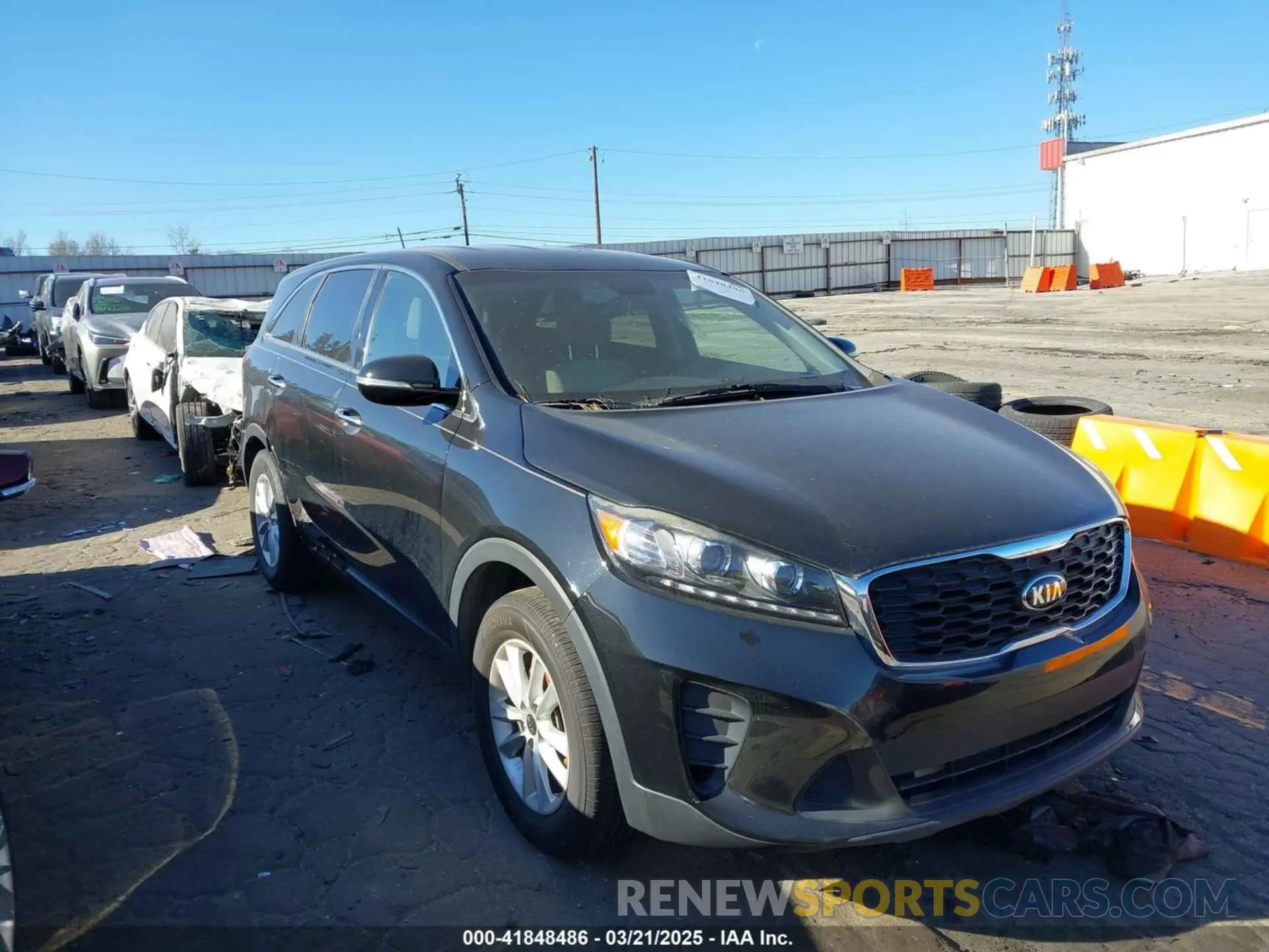 1 Photograph of a damaged car 5XYPG4A33KG505893 KIA SORENTO 2019